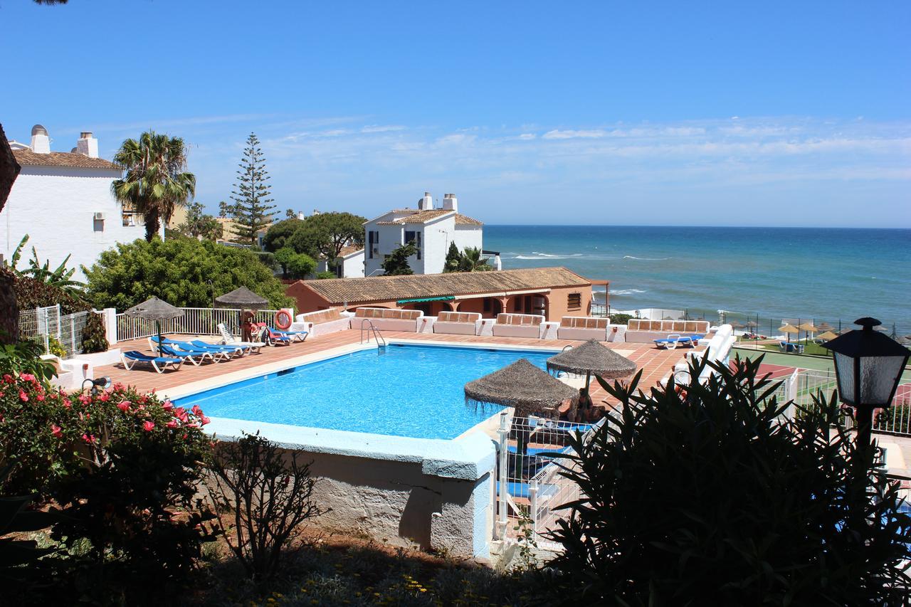 Mansion Alhamar - 2 Bedroom, Frontline Beach, Mountain Views, Full Size Pool, Tennis Courts, Close To Shops, On-Site Bar & Chiringuito Sitio de Calahonda Exterior photo