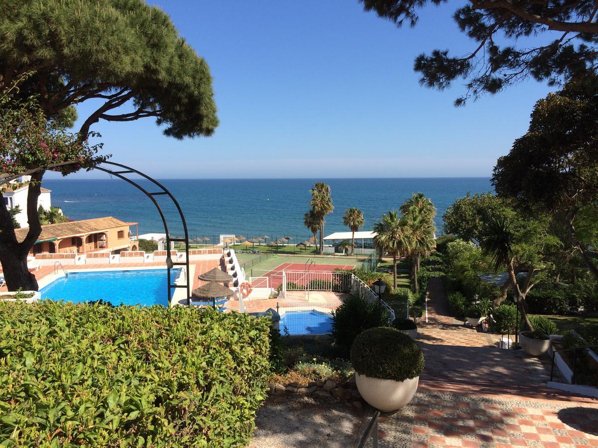 Mansion Alhamar - 2 Bedroom, Frontline Beach, Mountain Views, Full Size Pool, Tennis Courts, Close To Shops, On-Site Bar & Chiringuito Sitio de Calahonda Exterior photo