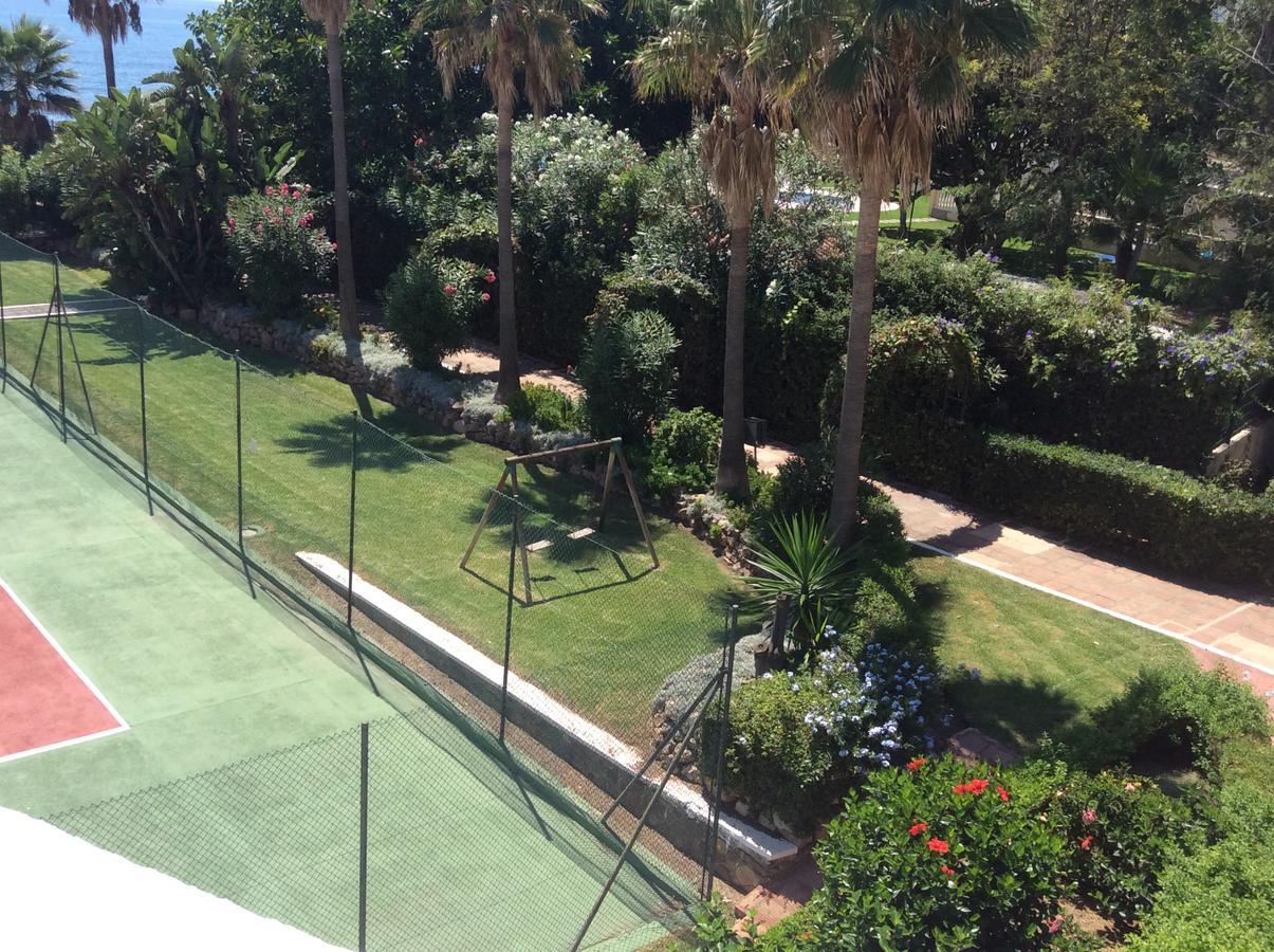 Mansion Alhamar - 2 Bedroom, Frontline Beach, Mountain Views, Full Size Pool, Tennis Courts, Close To Shops, On-Site Bar & Chiringuito Sitio de Calahonda Exterior photo