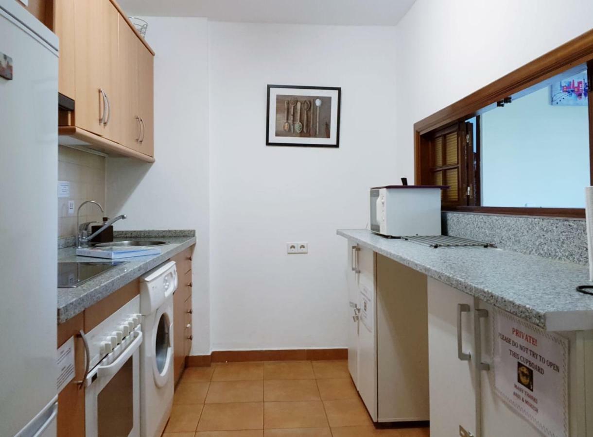 Mansion Alhamar - 2 Bedroom, Frontline Beach, Mountain Views, Full Size Pool, Tennis Courts, Close To Shops, On-Site Bar & Chiringuito Sitio de Calahonda Exterior photo